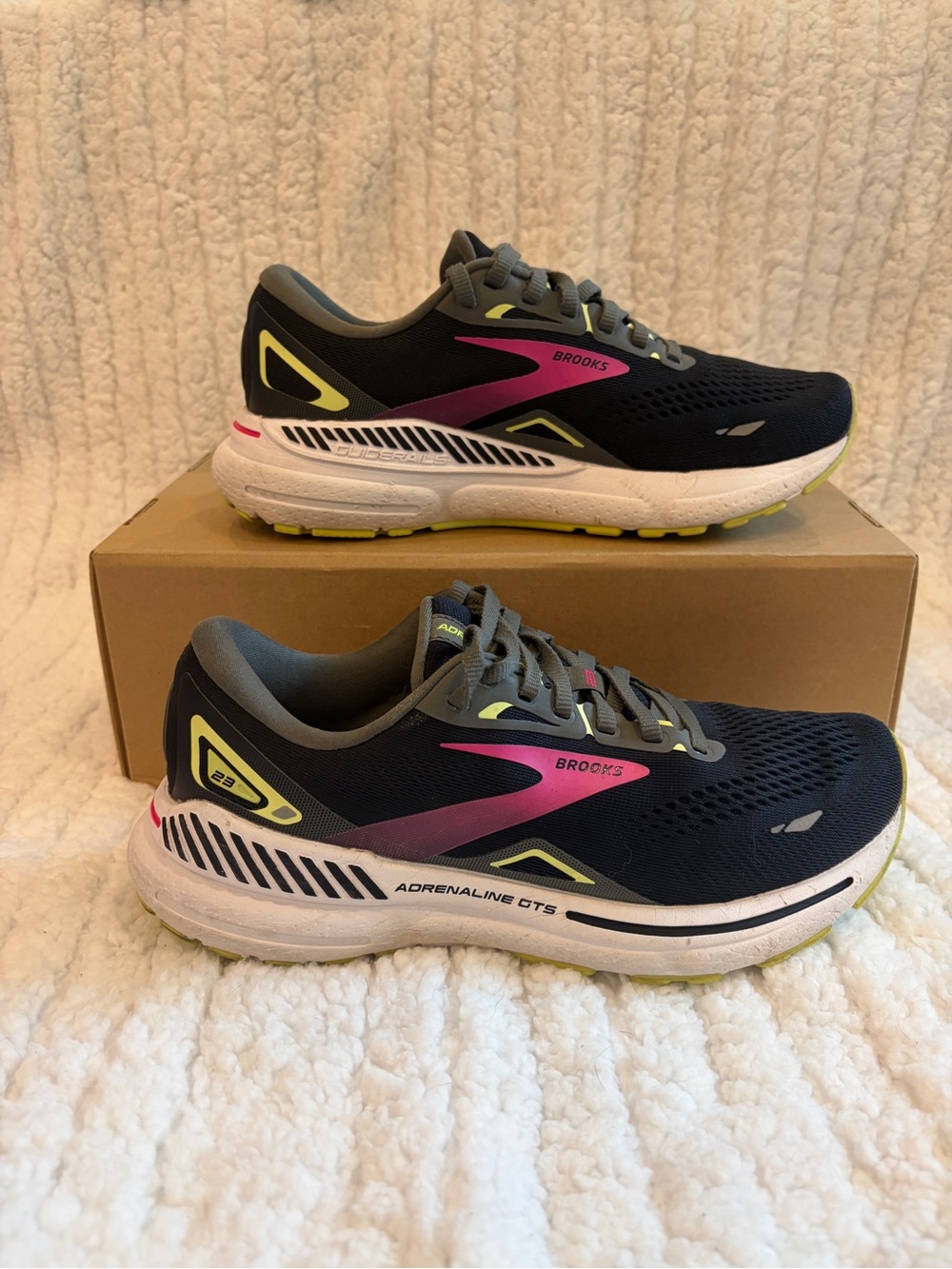 Brooks Adrenaline GTS 23 Women’s 7.5 Running Shoes